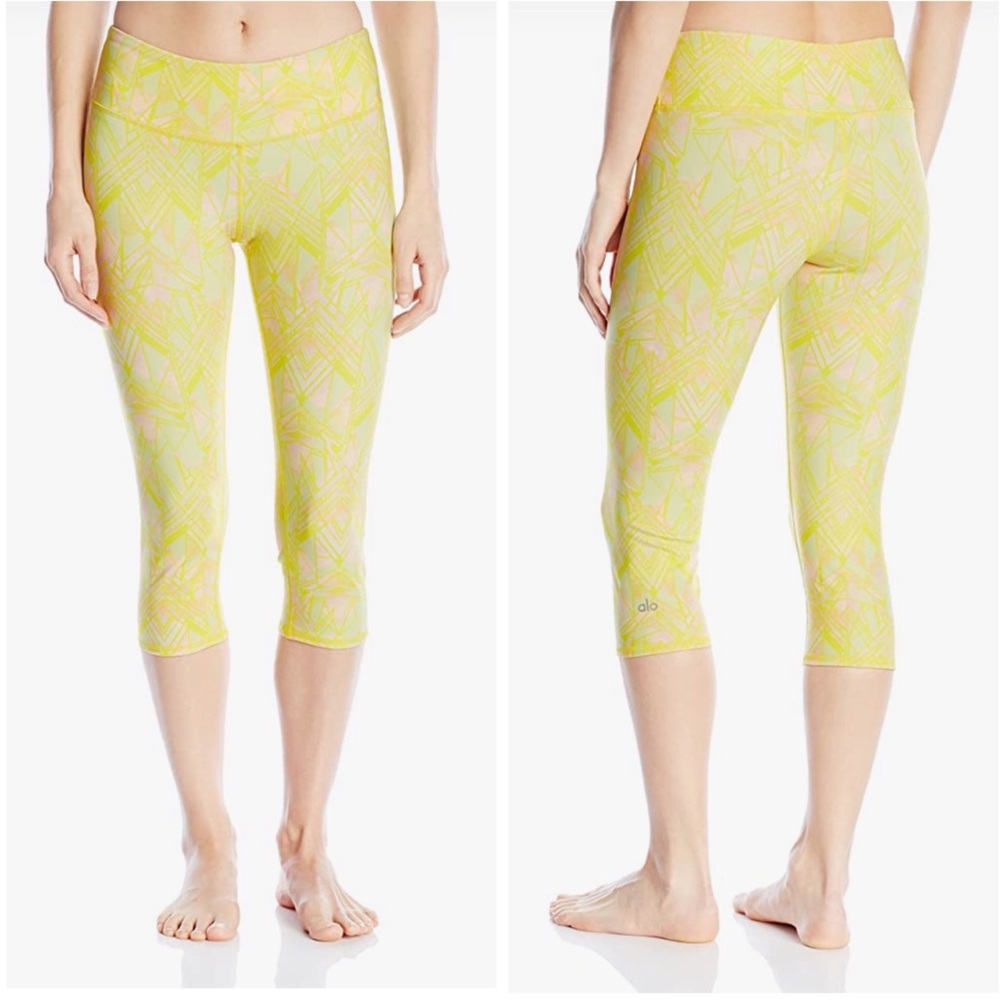 Alo Yoga Airbrush Capri in Zest Indigo